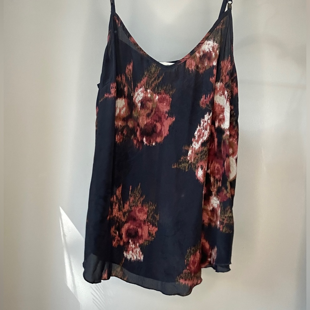 Aritzia Wilfred silk floral camisole 🥀